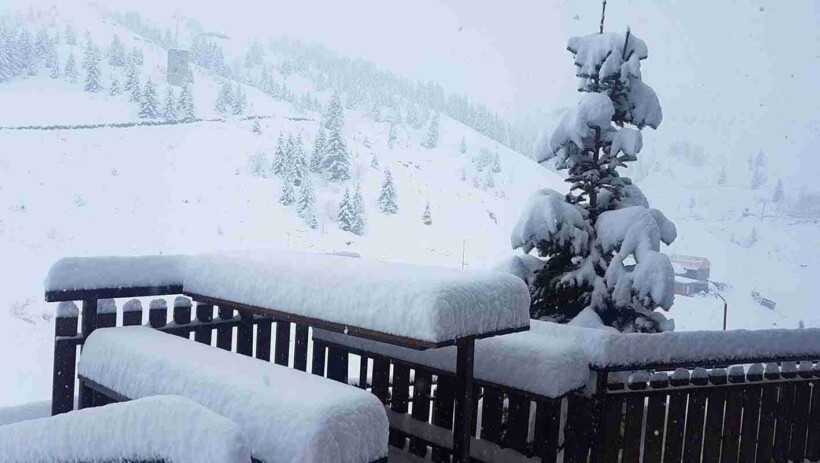 Shtresa e borës në Kodër të Diellit arrin 24 centimetra