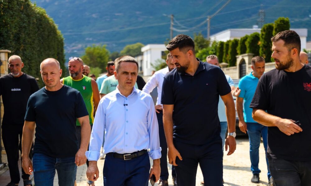 Bilall Kasami inspekton punimet në lagjen Teqe  premton rrugë të reja moderne