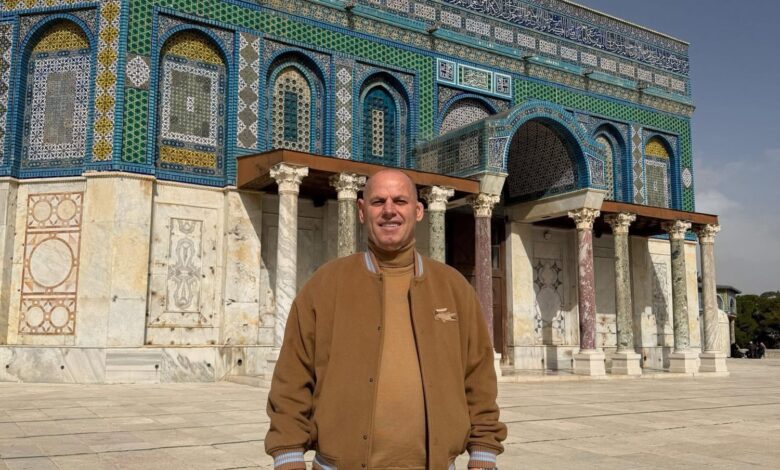 Ramiz Lladrovci viziton Xhaminë në Jerusalem  luftet kundër hajnave të votës  Jo vetëm ligji por Zoti i denon