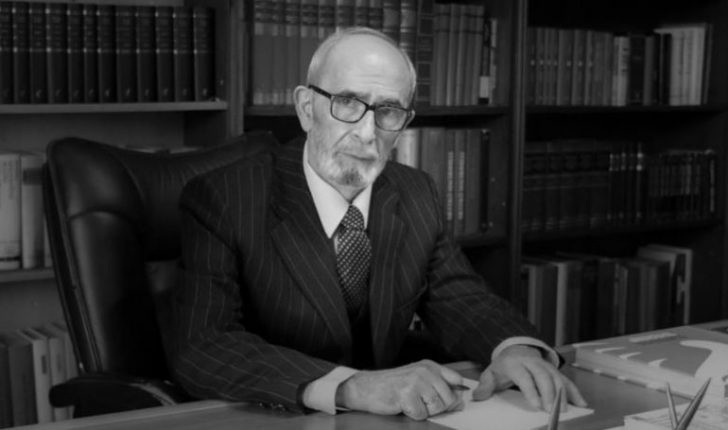 Familjarët  Rexhep Qosja është varrosur në prani të familjarëve  nuk do të organziohet pritje