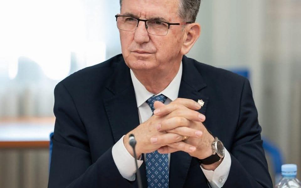Triumf për arsimin shqip në Mal të Zi  Diplomat nga Tirana  Prishtina e Shkupi tashmë pranohen pa pengesa