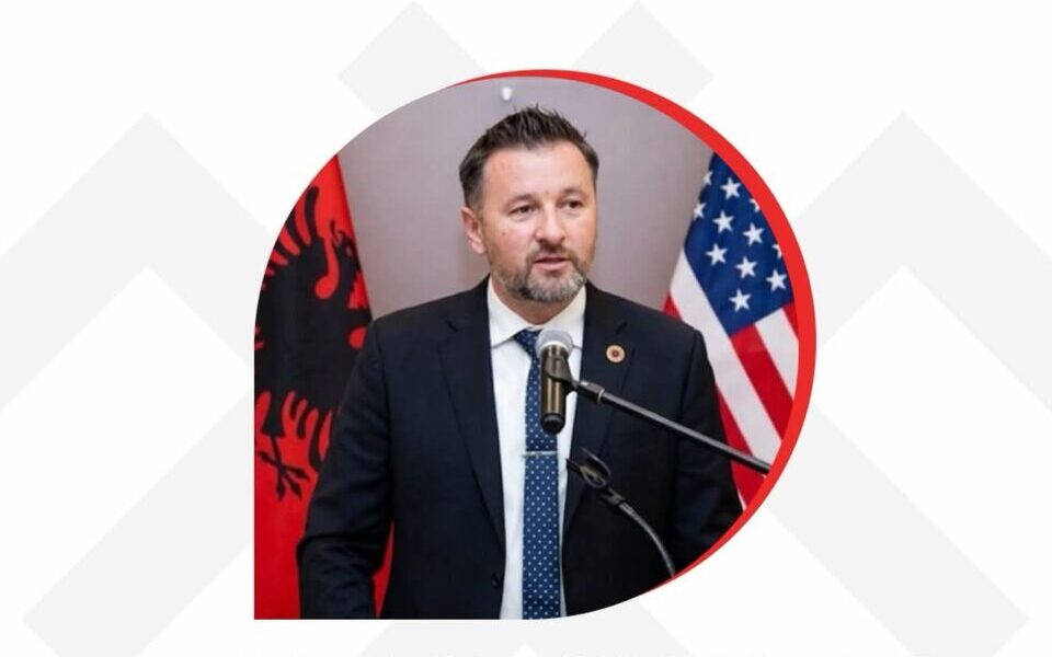 Vilson Sinishtaj ligjëron në Akademinë Politike të Forumit Shqiptar me temën  Konformizmi apo nacionalizmi që ndërton  