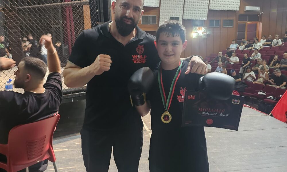 Nën drejtimin e trajnerit Naim Samiu  Muhammed Dauti fiton ndeshjen e parë në Kickboxing   MMA