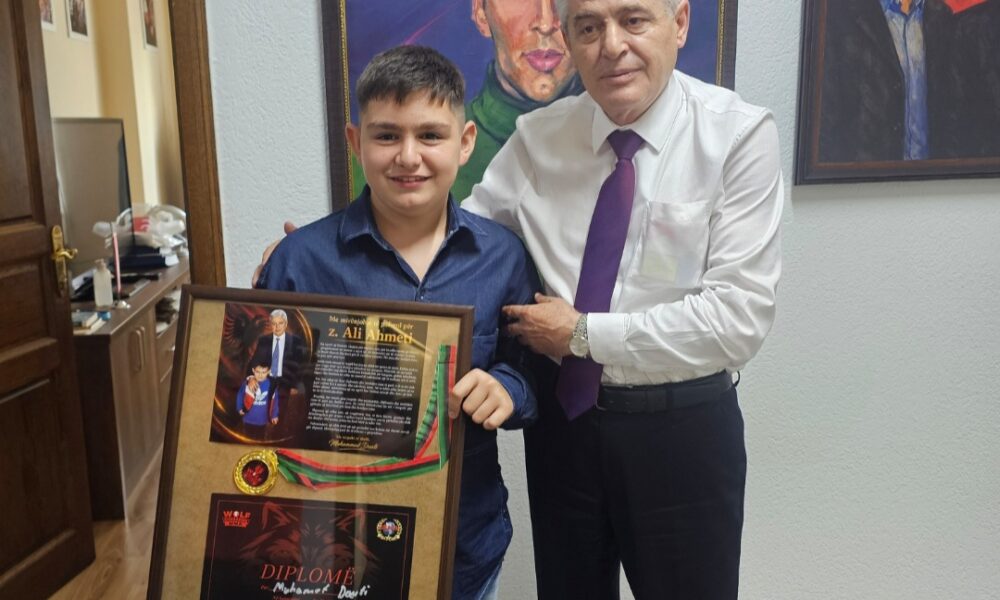 Ali Ahmeti pret sportistin e ri nga Tetova  Muhammed Dauti