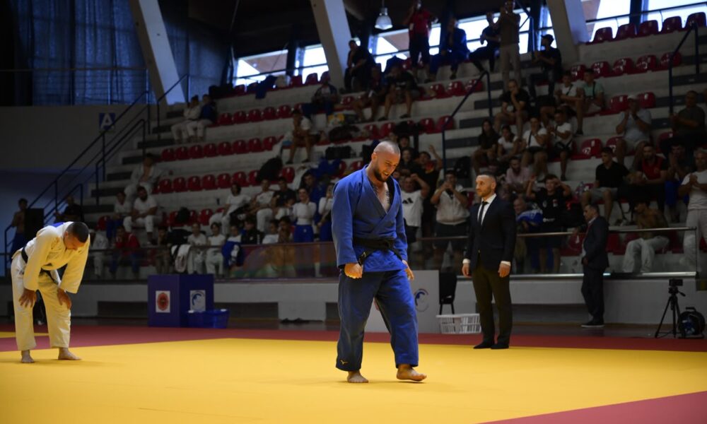 Indrit Çullhaj shpallet Kampion i Ballkanit  ngre sërish flamurin kuqezi në majën e podiumit