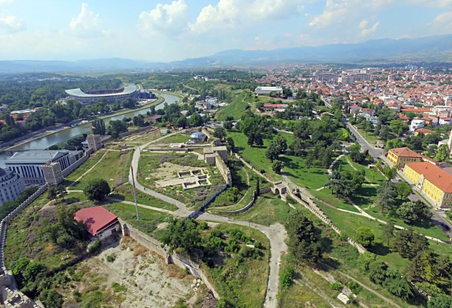 Katër diskoteka të reja nën Kalanë e Shkupit  rikthehet edhe pishina  Plaja Vista 